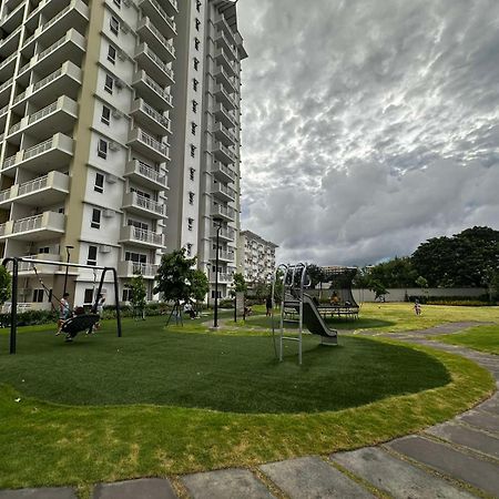 2 Bedroom Condo Unit Near Sm Bf & Naia At The Atherton By Dmci With 2 Balcony Paranaque City Экстерьер фото