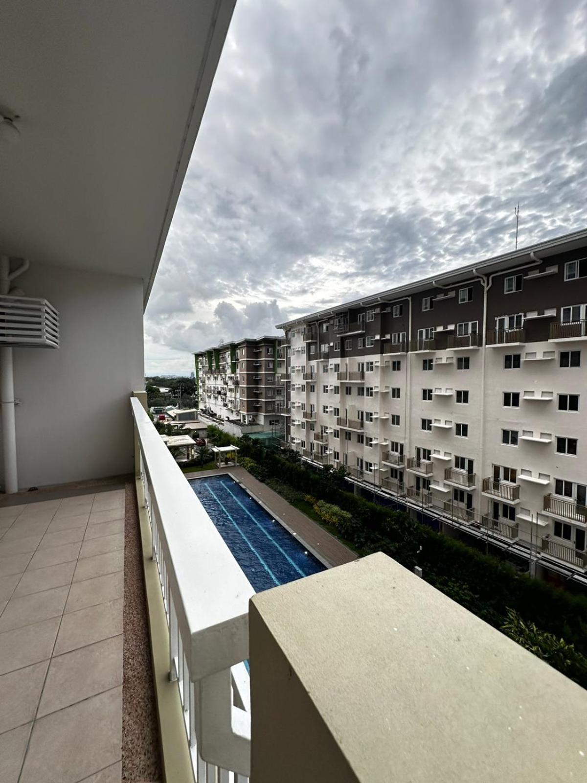 2 Bedroom Condo Unit Near Sm Bf & Naia At The Atherton By Dmci With 2 Balcony Paranaque City Экстерьер фото