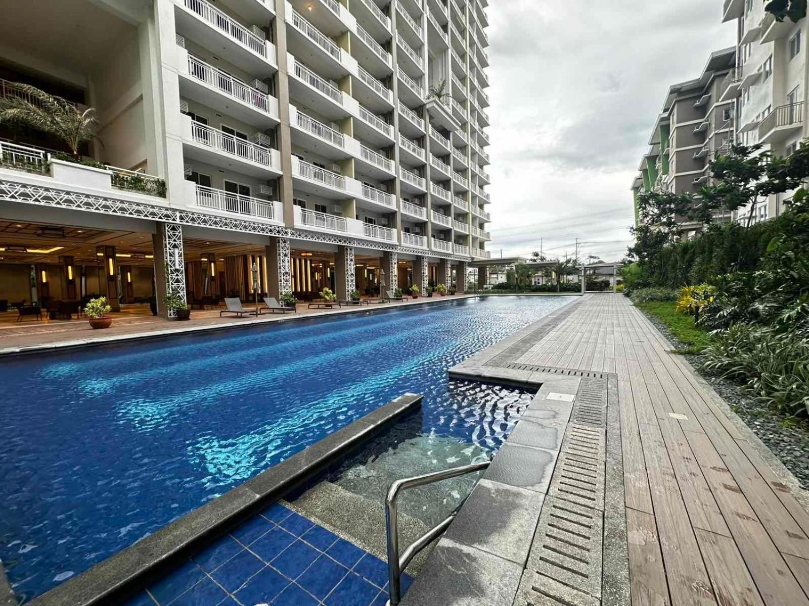 2 Bedroom Condo Unit Near Sm Bf & Naia At The Atherton By Dmci With 2 Balcony Paranaque City Экстерьер фото
