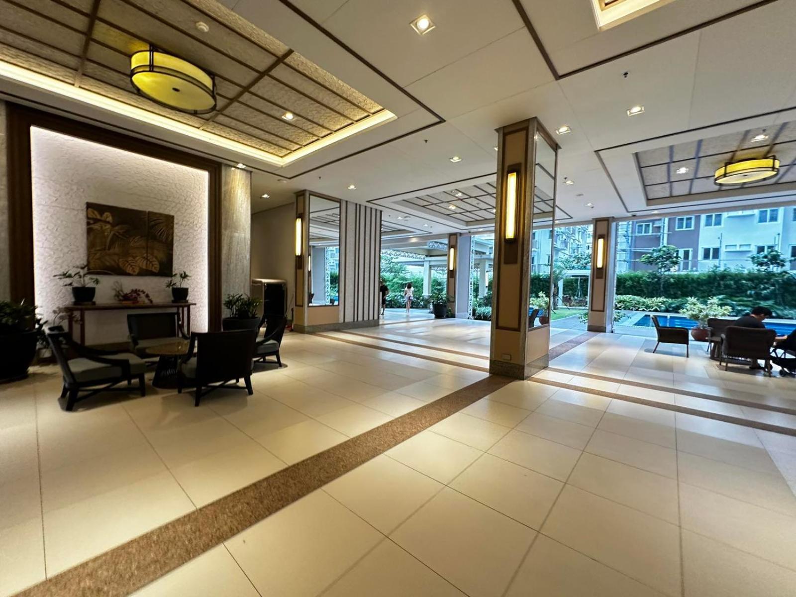 2 Bedroom Condo Unit Near Sm Bf & Naia At The Atherton By Dmci With 2 Balcony Paranaque City Экстерьер фото