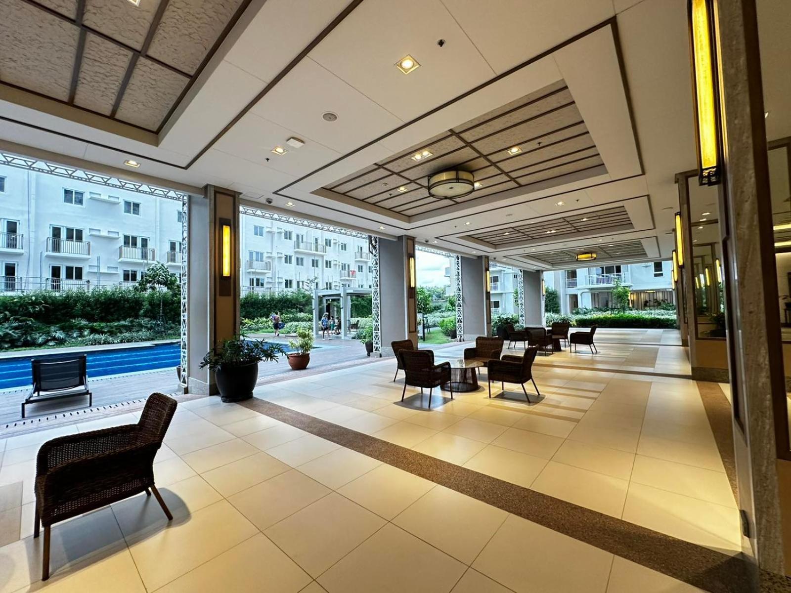 2 Bedroom Condo Unit Near Sm Bf & Naia At The Atherton By Dmci With 2 Balcony Paranaque City Экстерьер фото