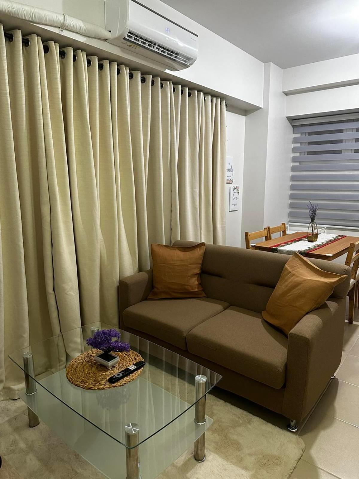 2 Bedroom Condo Unit Near Sm Bf & Naia At The Atherton By Dmci With 2 Balcony Paranaque City Экстерьер фото