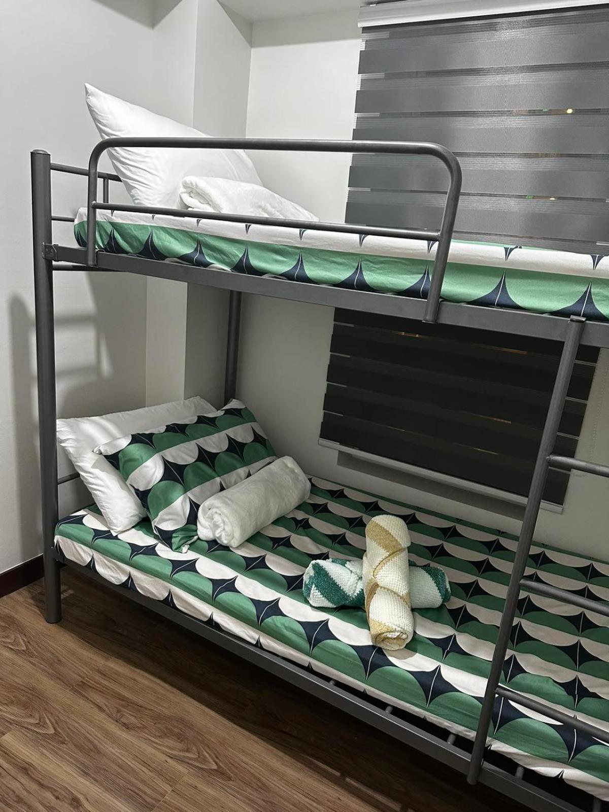 2 Bedroom Condo Unit Near Sm Bf & Naia At The Atherton By Dmci With 2 Balcony Paranaque City Экстерьер фото